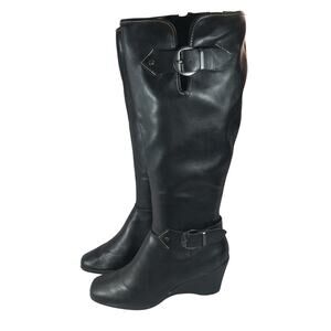 AEROSOLES! WONDERFUL BLACK VEGAN LEATHER WEDGE HEEL, 2 BUCKLE BOOTS! SZ 7.5M